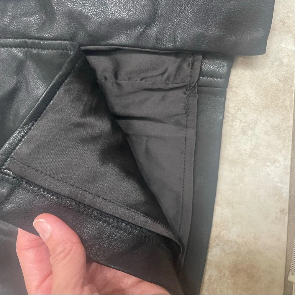 NEW BLANK NYC Blank NYC Faux Leather‎ Front Zip Mini Skirt Size 28
